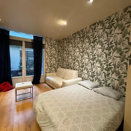 Champs Elysees Apartment *
